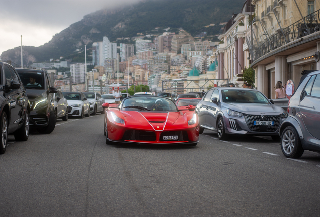 Ferrari LaFerrari Aperta