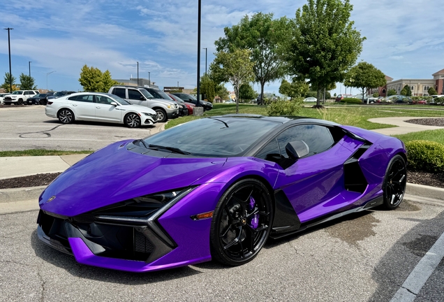 Lamborghini Revuelto