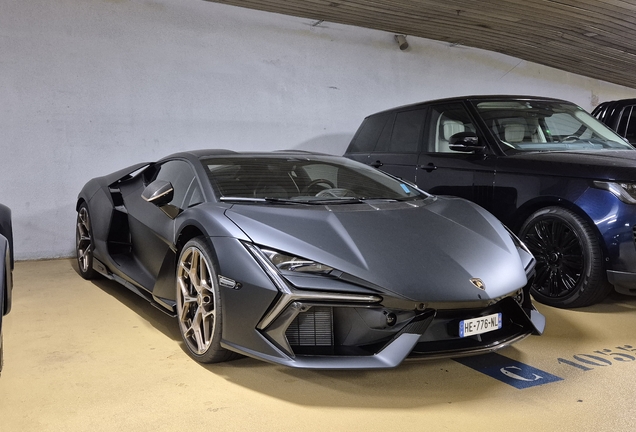 Lamborghini Revuelto