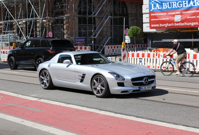 Mercedes-Benz SLS AMG