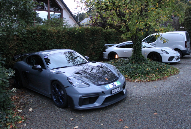 Porsche 718 Cayman GT4 RS Weissach Package