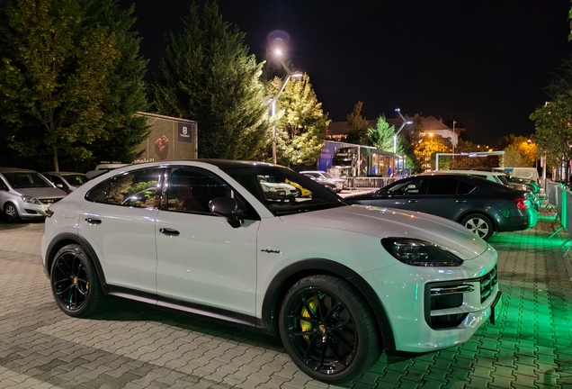 Porsche Cayenne Coupé Turbo E-Hybrid