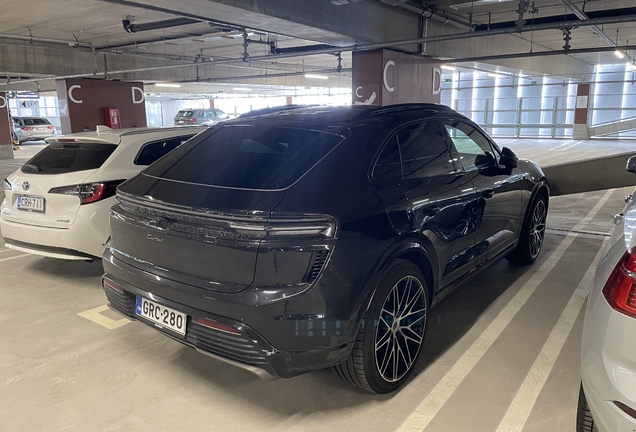 Porsche Macan EV Turbo