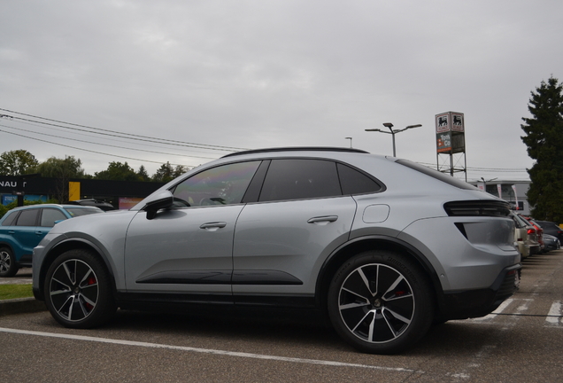 Porsche Macan EV Turbo