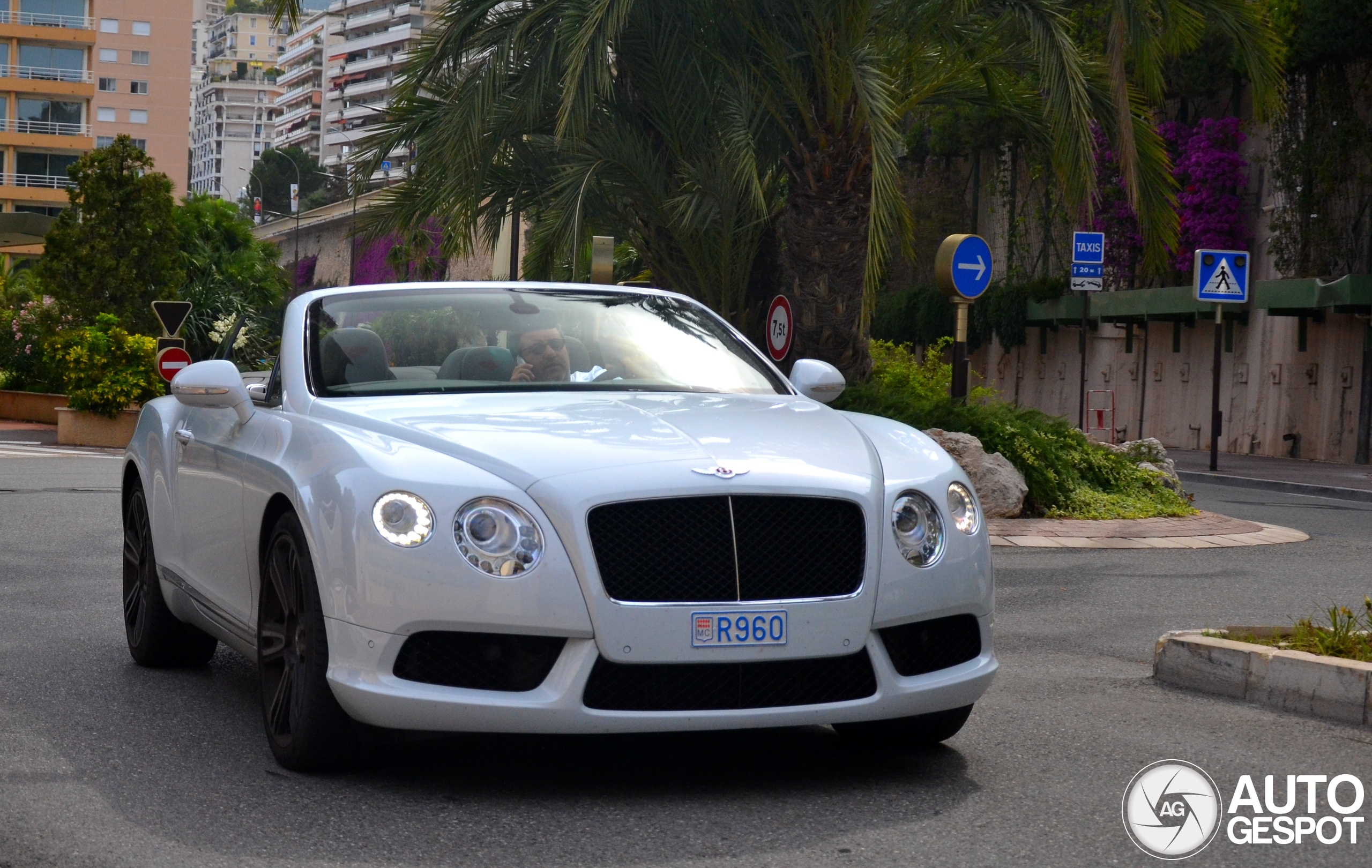 Bentley Continental GTC V8