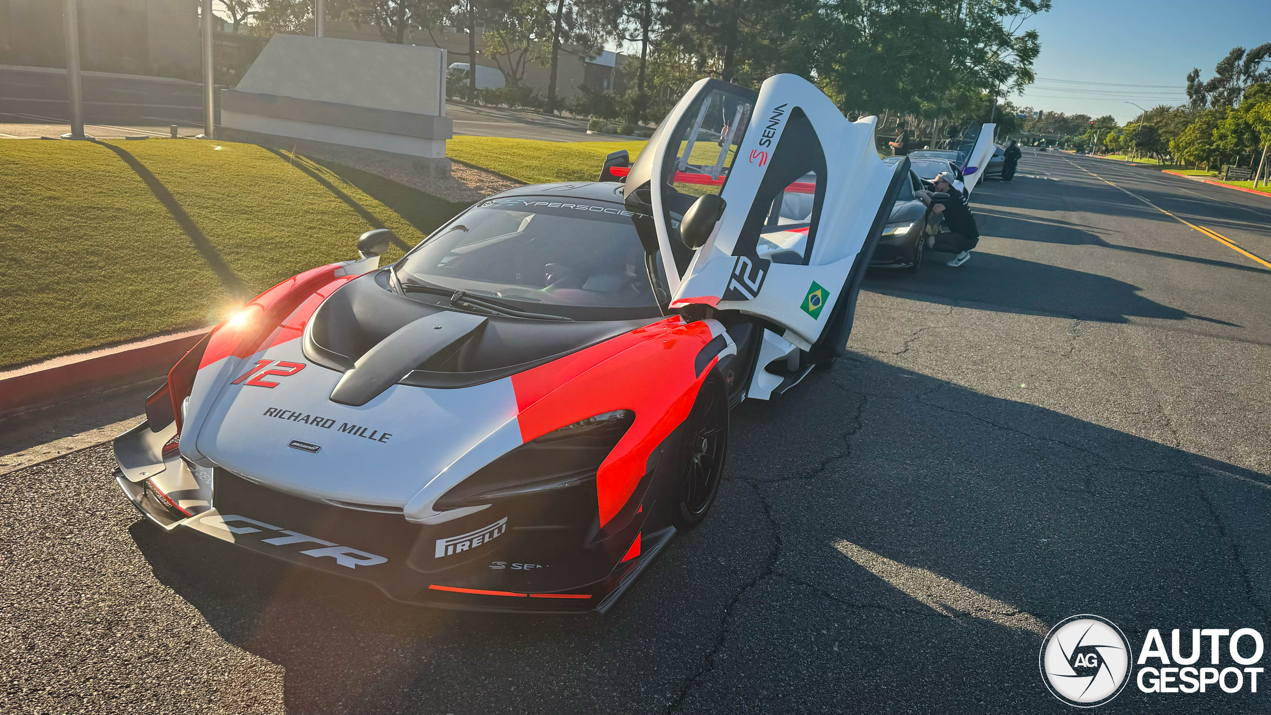Stuiterend over straat: McLaren Senna GTR Lanzante