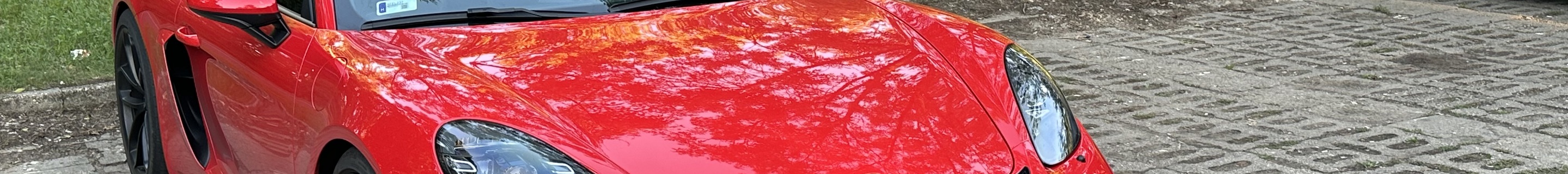 Porsche 718 Cayman GT4