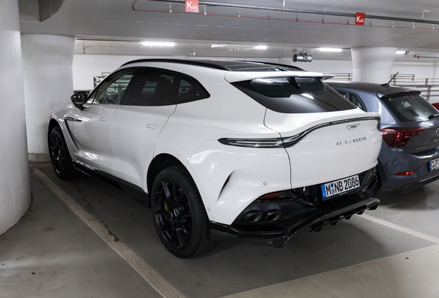 Aston Martin DBX707