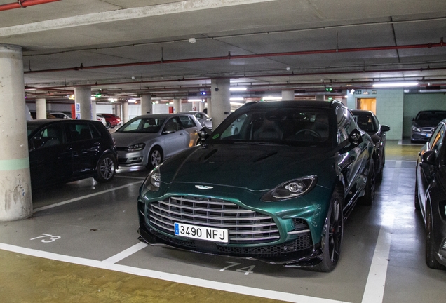 Aston Martin DBX707