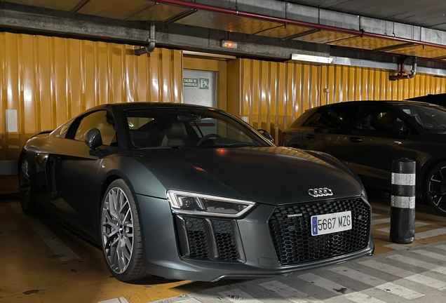 Audi R8 V10 Plus 2015