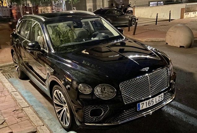 Bentley Bentayga Hybrid 2021