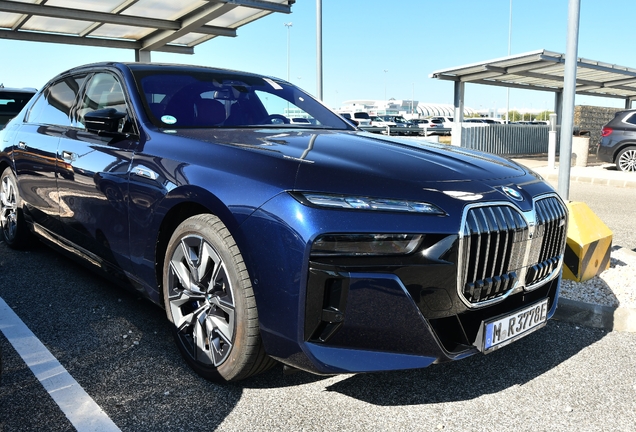 BMW M760e xDrive