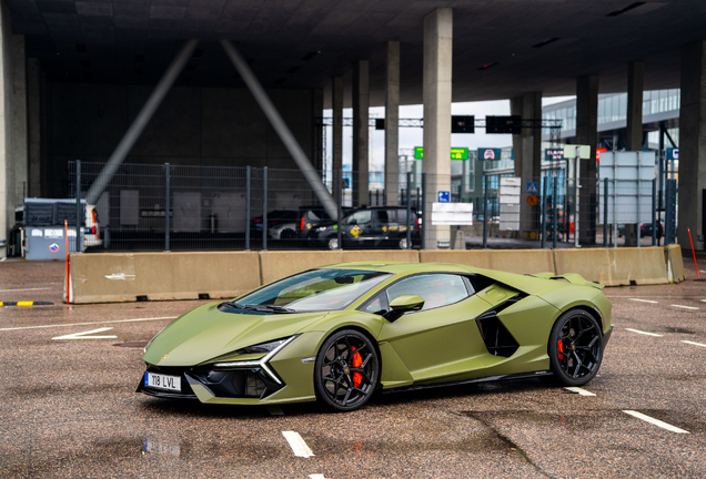 Lamborghini Revuelto