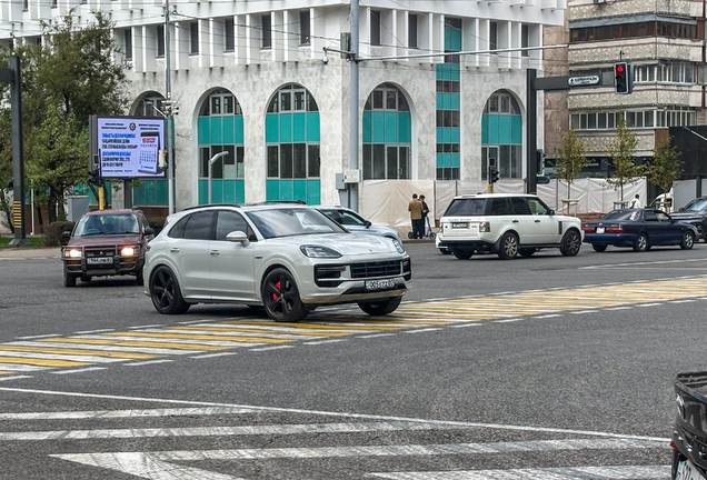 Porsche 9YA Cayenne Turbo E-Hybrid