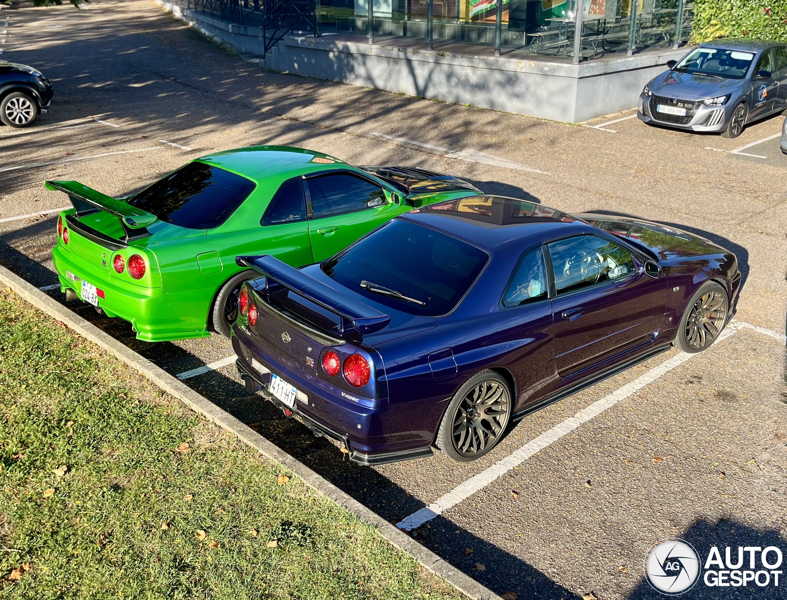 Nissan Skyline R34 GT-R V-Spec Midnight Purple Pearl II Special