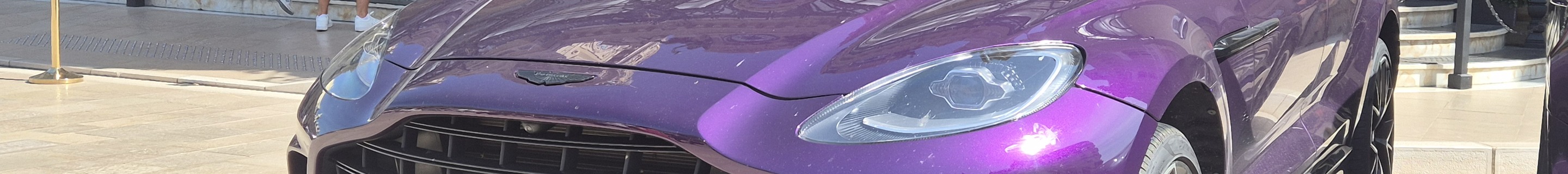 Aston Martin DBX707
