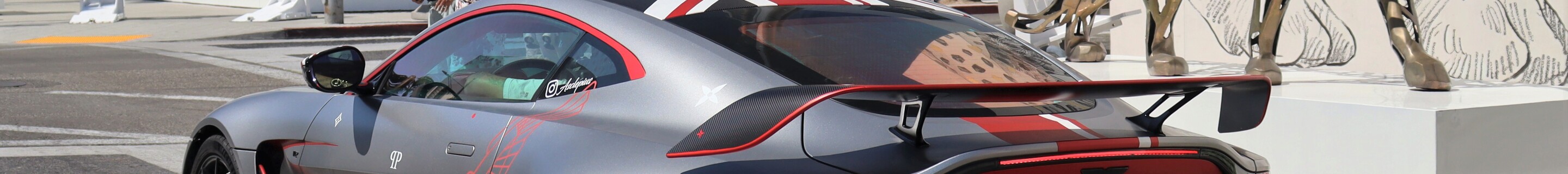 Aston Martin V12 Vantage 2023