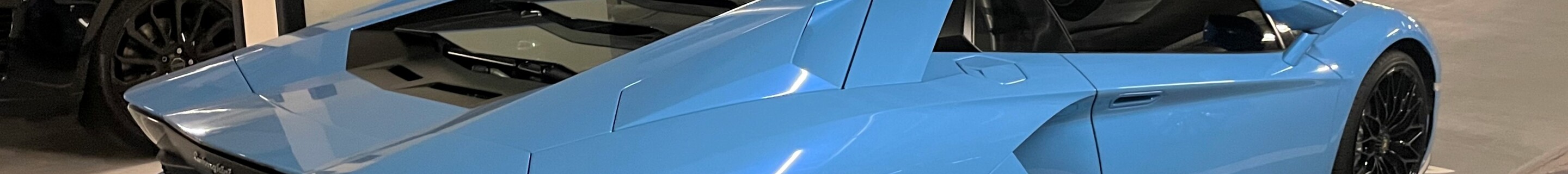 Lamborghini Aventador S LP740-4