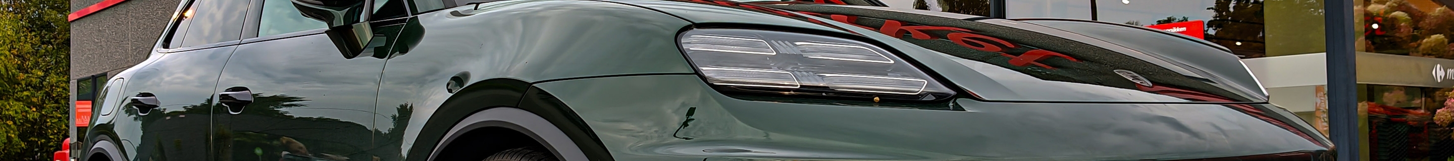 Porsche Macan EV Turbo
