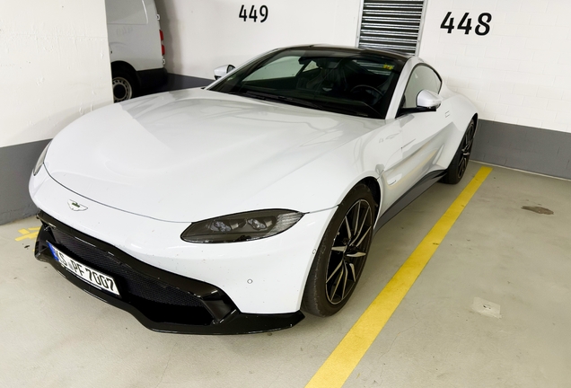 Aston Martin V8 Vantage 2018