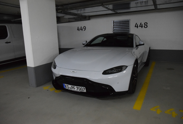 Aston Martin V8 Vantage 2018