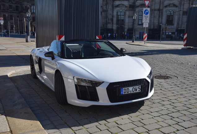 Audi R8 V10 Spyder 2016