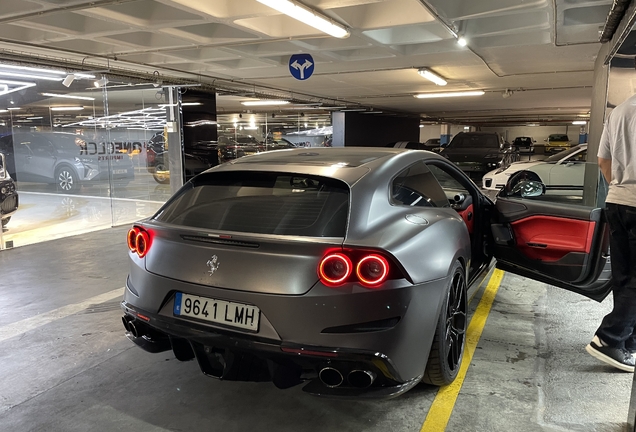 Ferrari GTC4Lusso Novitec Rosso