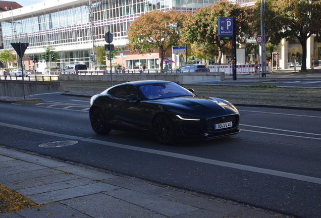 Jaguar F-TYPE P450 75 Coupé
