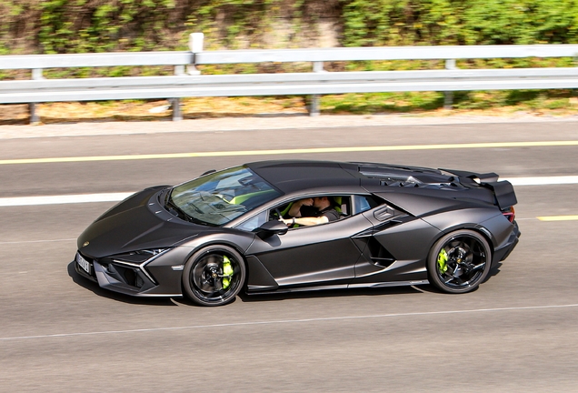 Lamborghini Revuelto