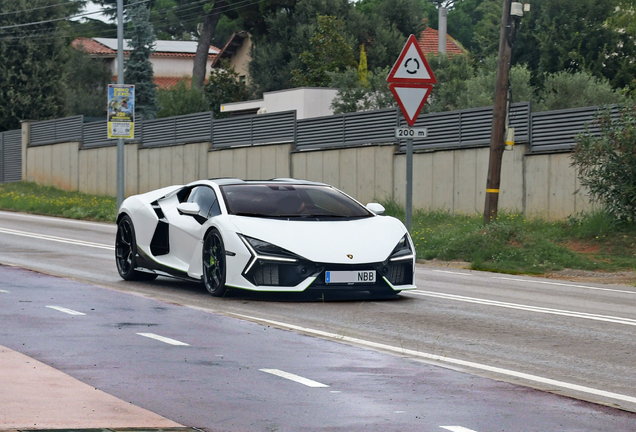 Lamborghini Revuelto