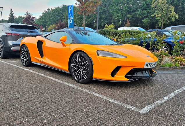 McLaren GT