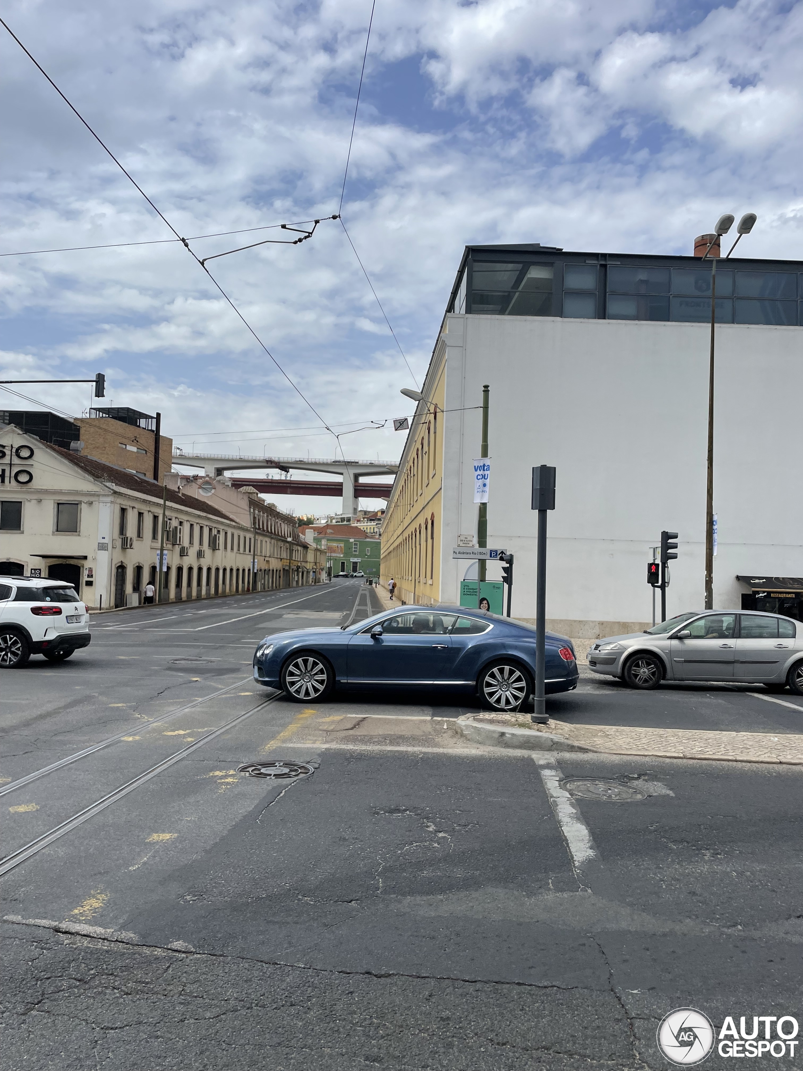 Bentley Continental GT V8