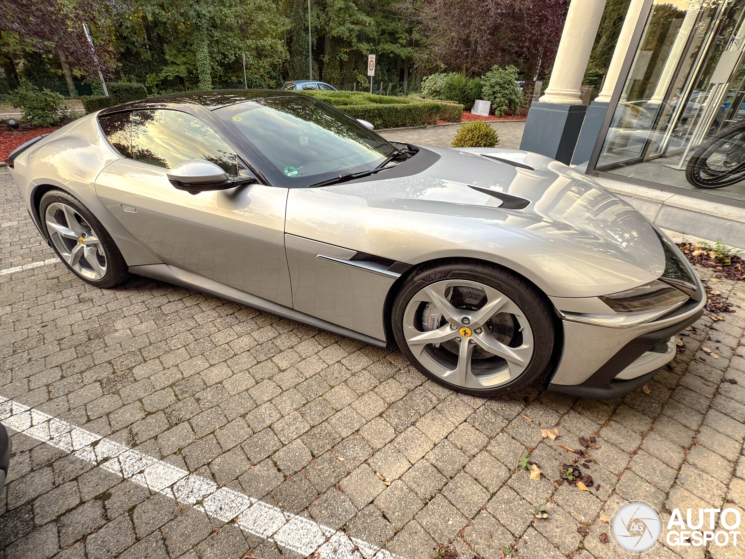 FERRARI 60TH ANNIVERSARY シルバー Ferrari 12Cilindri - 22 September 2025 - Autogespot