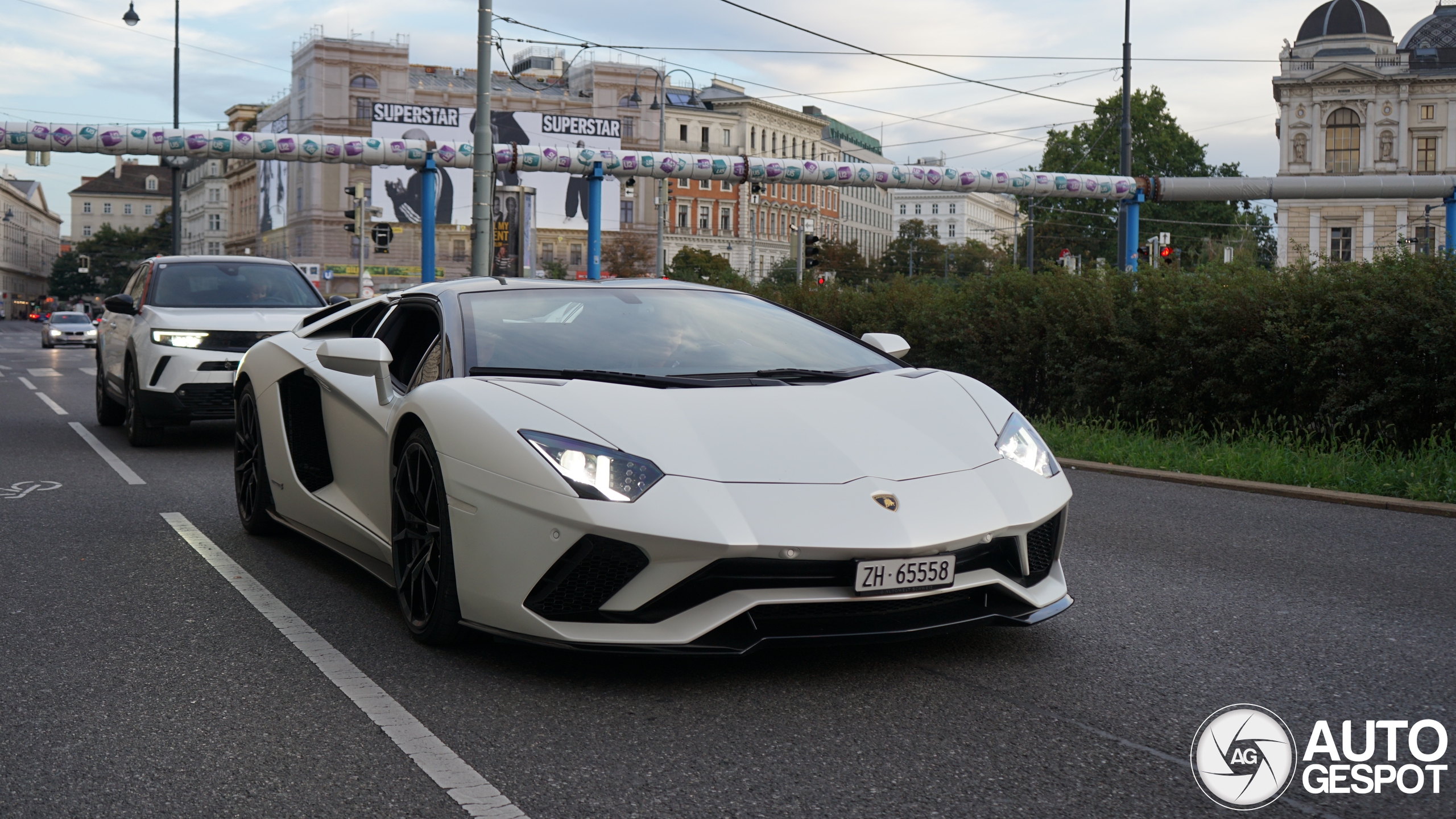 Lamborghini Aventador S LP740-4 Roadster