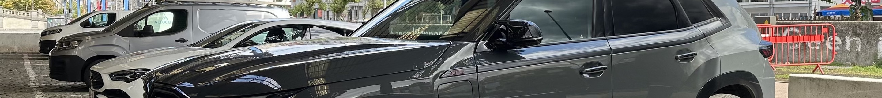 BMW XM G09 Label Red Larte Design