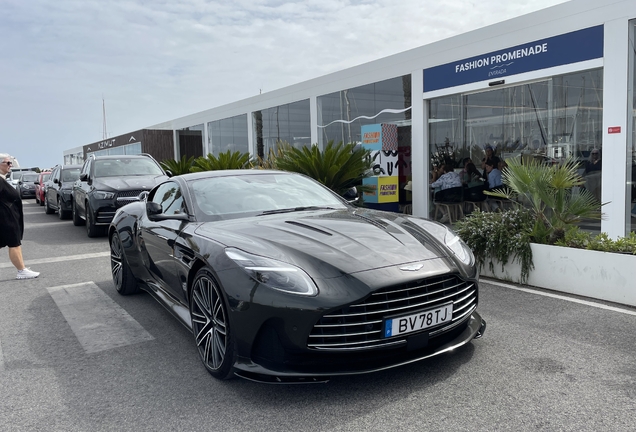Aston Martin DB12