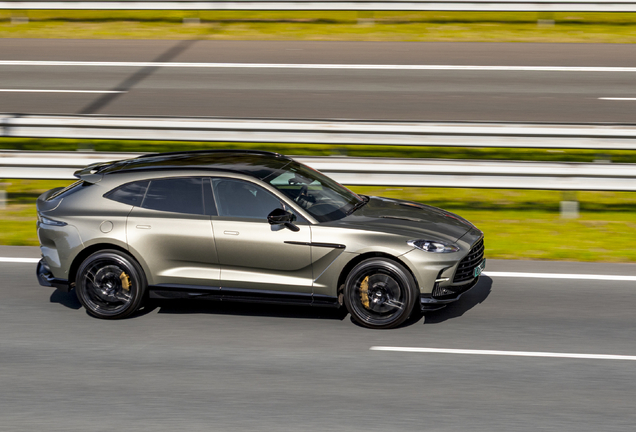 Aston Martin DBX707