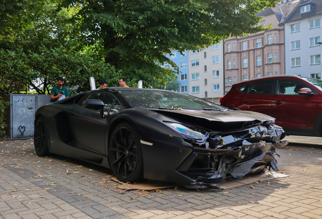Lamborghini Aventador LP700-4 Roadster