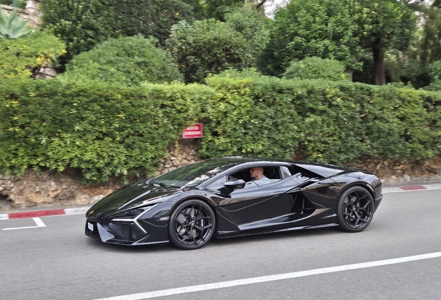 Lamborghini Revuelto