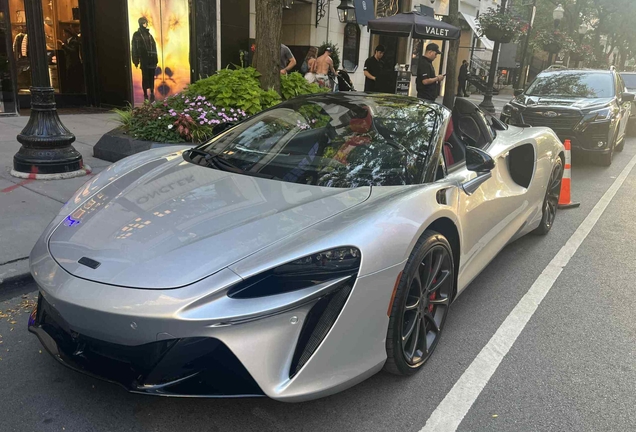 McLaren Artura Spider