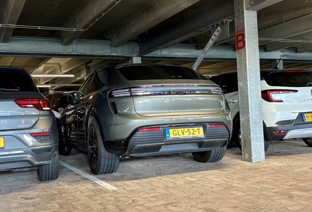 Porsche Macan EV Turbo