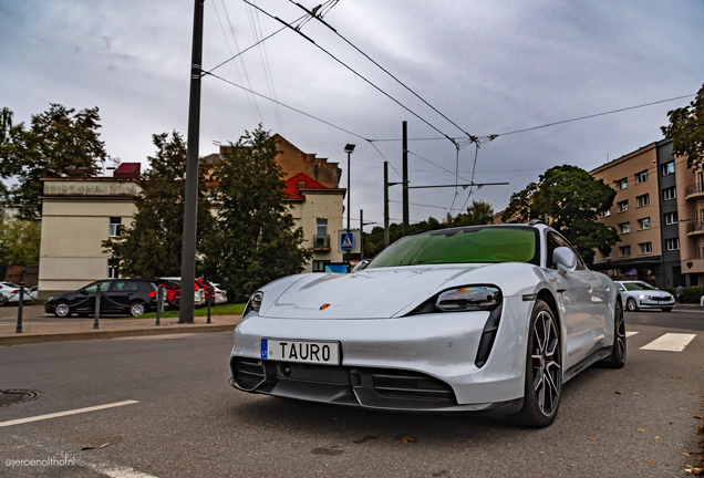 Porsche Taycan Turbo S Sport Turismo
