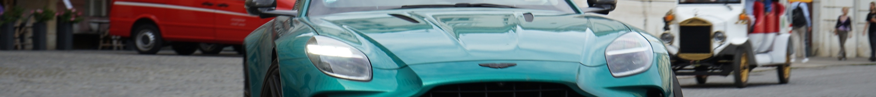 Aston Martin Vantage 2024