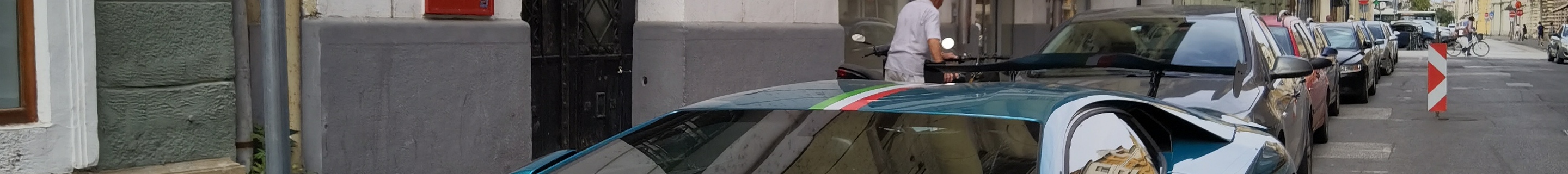 Lamborghini Aventador LP700-4