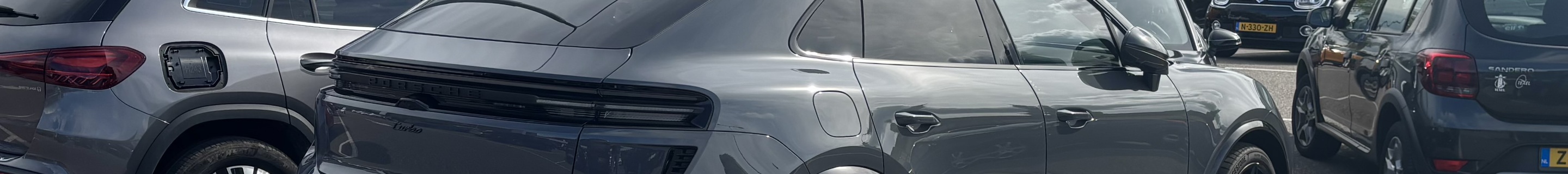 Porsche Macan EV Turbo