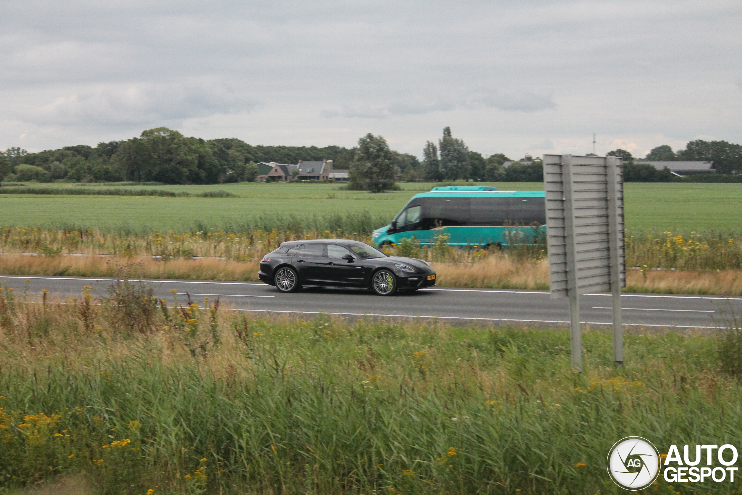 Porsche 971 Panamera Turbo S E-Hybrid Sport Turismo MkI