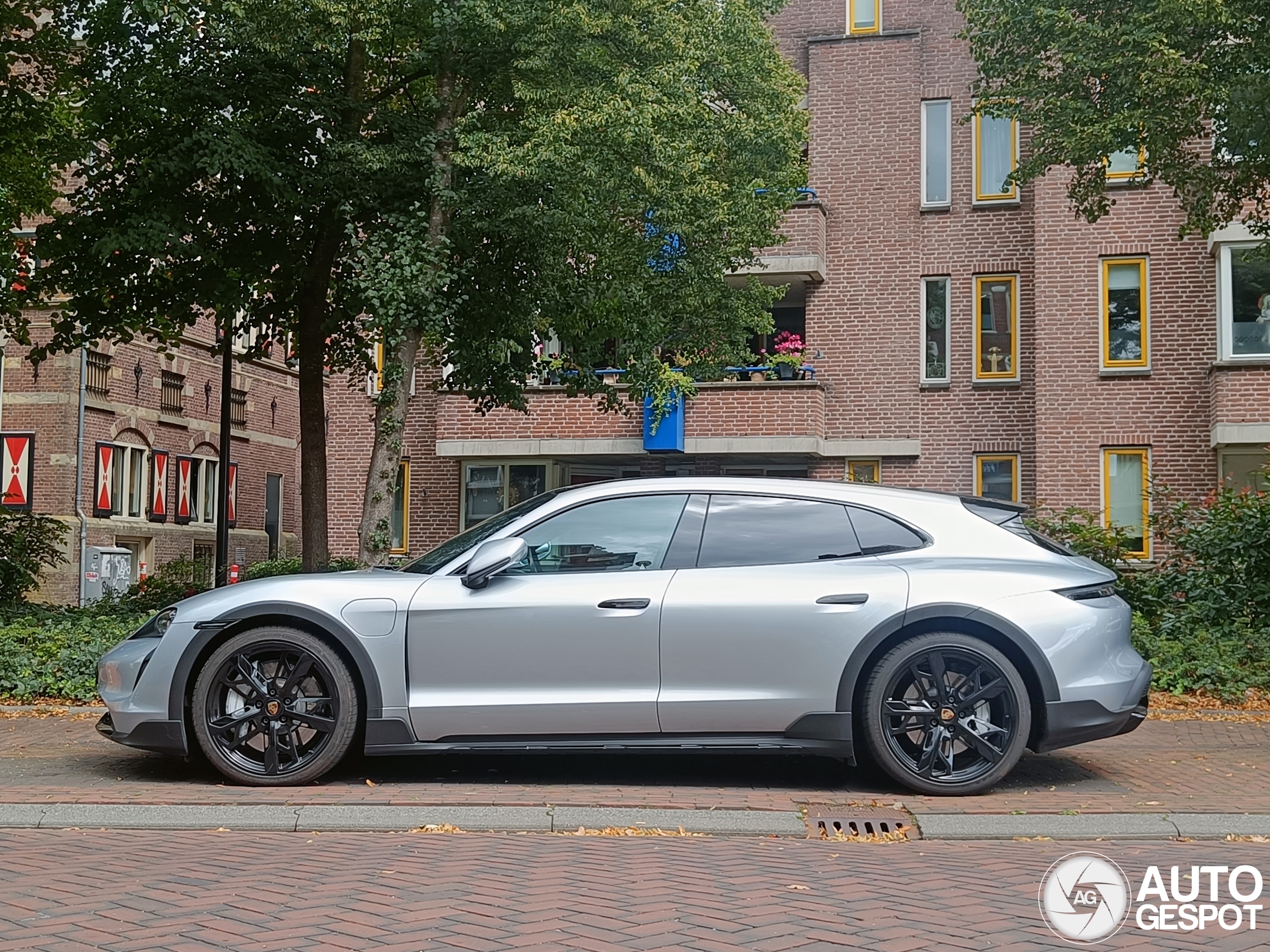 Porsche Taycan Turbo Cross Turismo