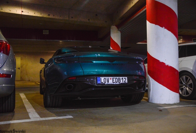 Aston Martin DB12