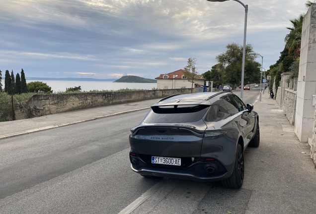 Aston Martin DBX