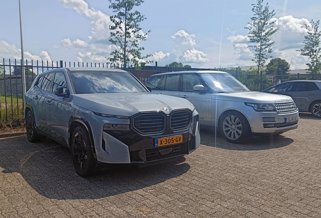 BMW XM G09 Label Red